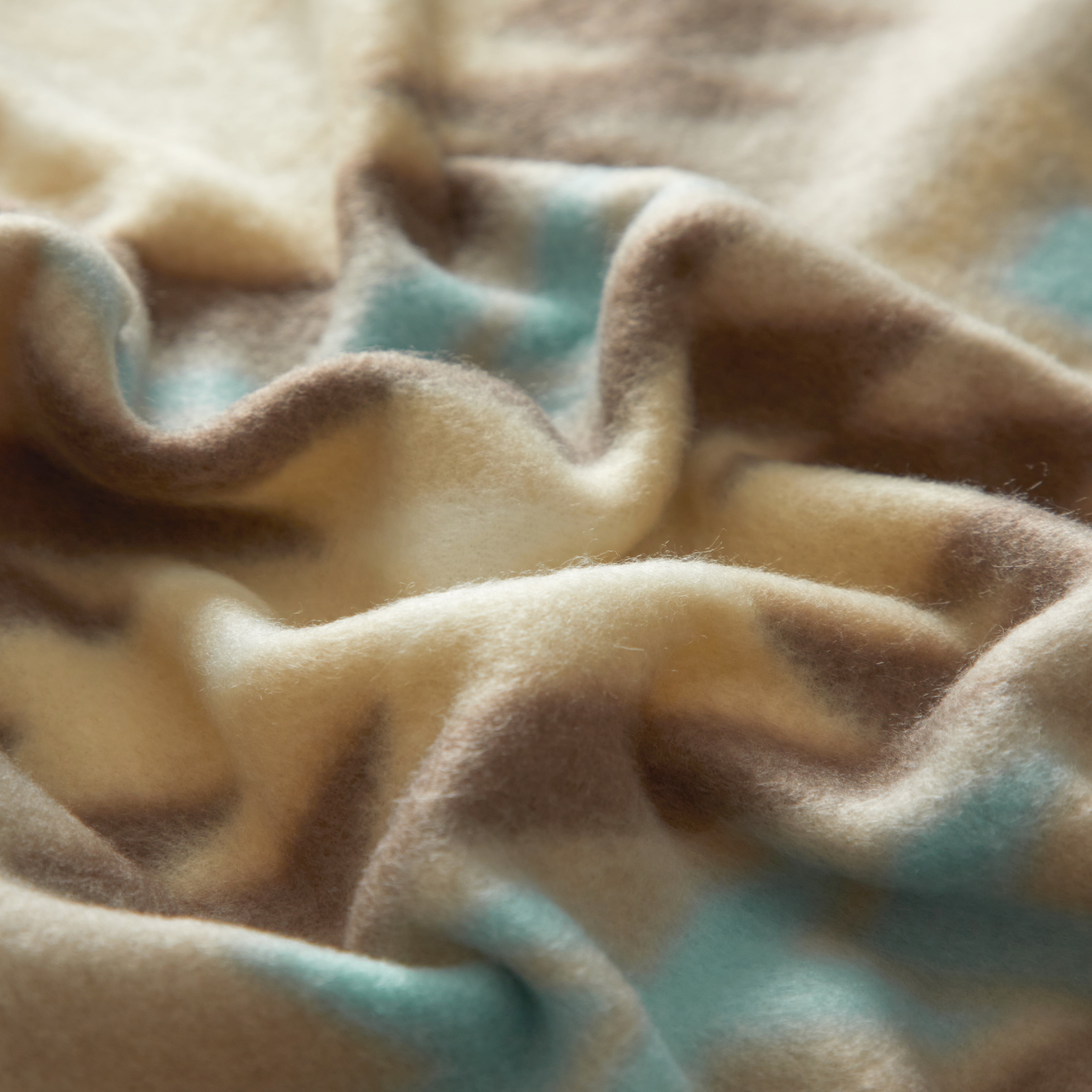Mainstays Cozy Aztec Print Fleece Throw Blanket 50"x 60", All Ages