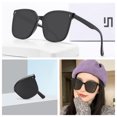 thumbnail image 2 of Lunettes de Soleil Pliables pour Hommes et Femmes, Protection UV, Monture Carrée Large, pour Voyage et Extérieur, 2 of 4