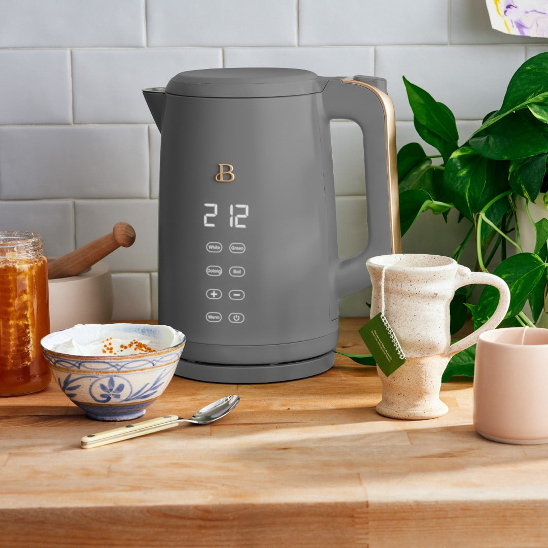 This ceramic electric kettle is elegant – and gorgeous