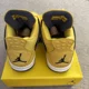 thumbnail image 4 of Ni - ke Air Jordan 4 Retro 'Lightning' Yellow Sneakers, 4 of 5