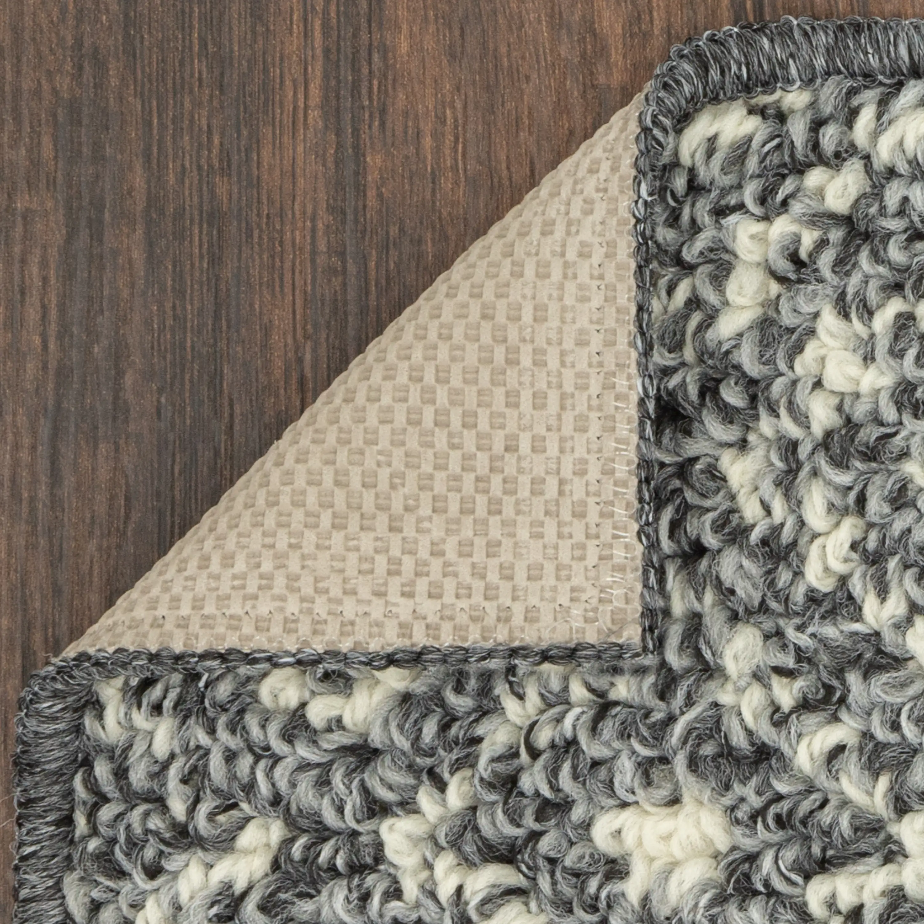 (2 pack) Mainstays Transitional Black Tonal Diamond Indoor Runner Rung 1'8"x5'
