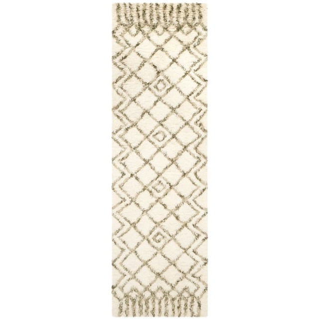 Safavieh Casablanca Shag 6' X 9' Hand Tufted Rug in Ivory and Green