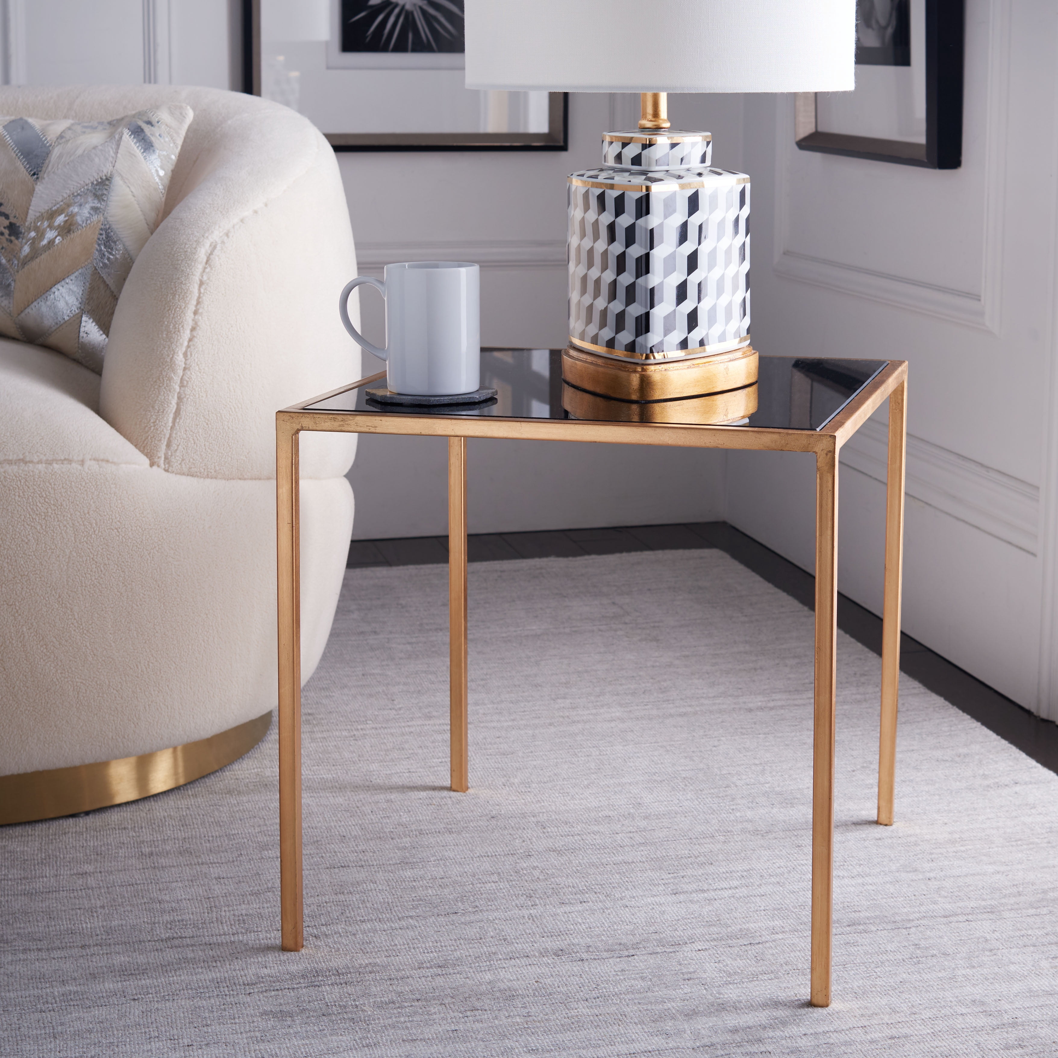 SAFAVIEH Kiley 18" Classic Top Accent Table, Gold Leaf/Black Glass