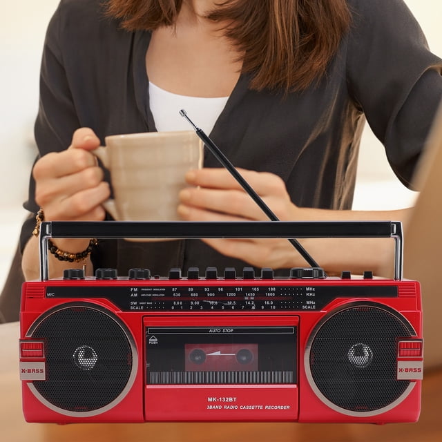 Lecteur de Cassettes Rétro Enregistreur, avec Radio AM SW, BT, Lecture USB Enregistrement, Convertit les Cassettes en MP3, Lecteur de Cassettes Portable, Alimenté par CA Alimenté par Pile