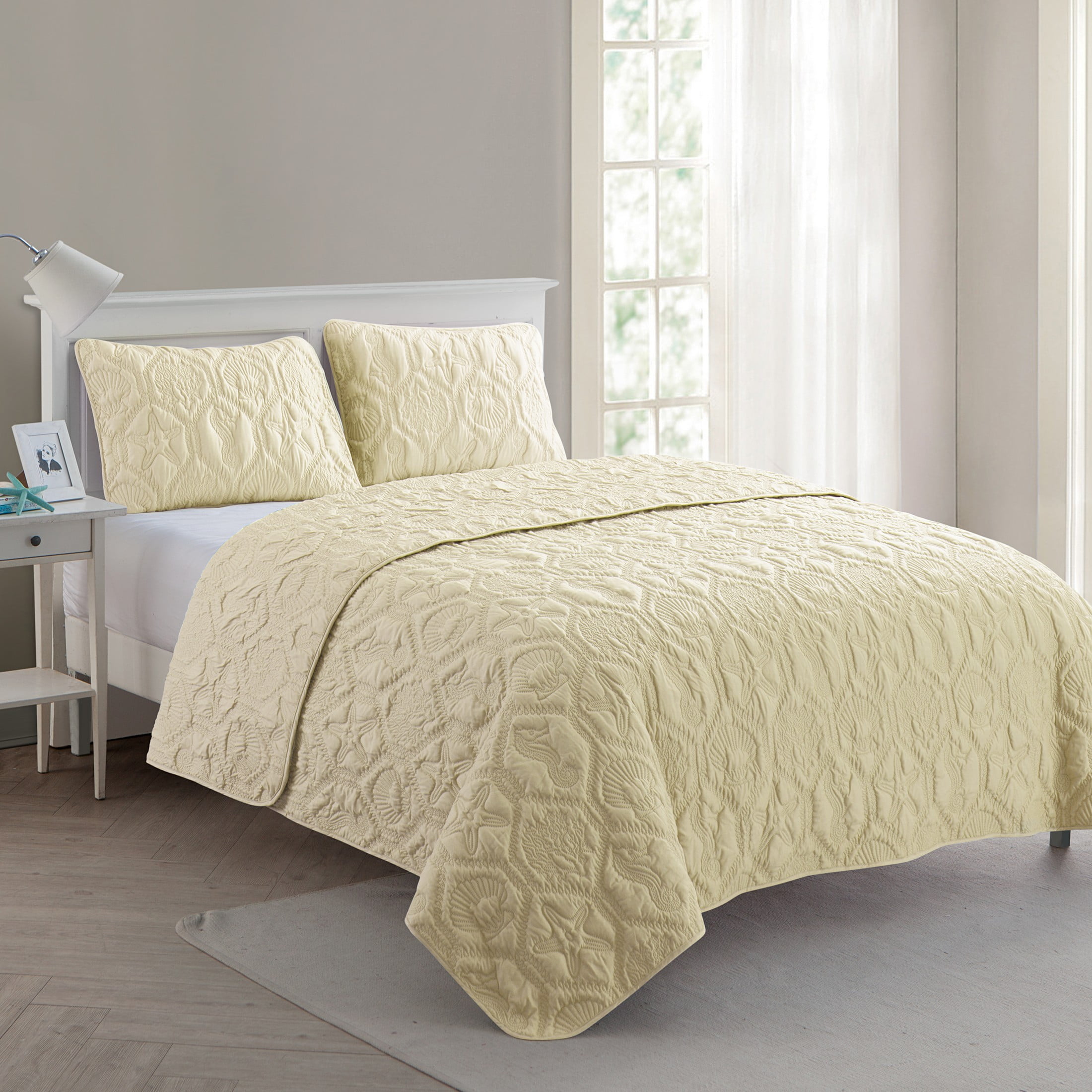 VCNY Home Shore Coastal 3-Piece Tan Textured Sealife Quilt Set, King, Adult, Unisex