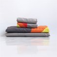 thumbnail image 2 of Juego de cama de tres piezas, 2 of 7