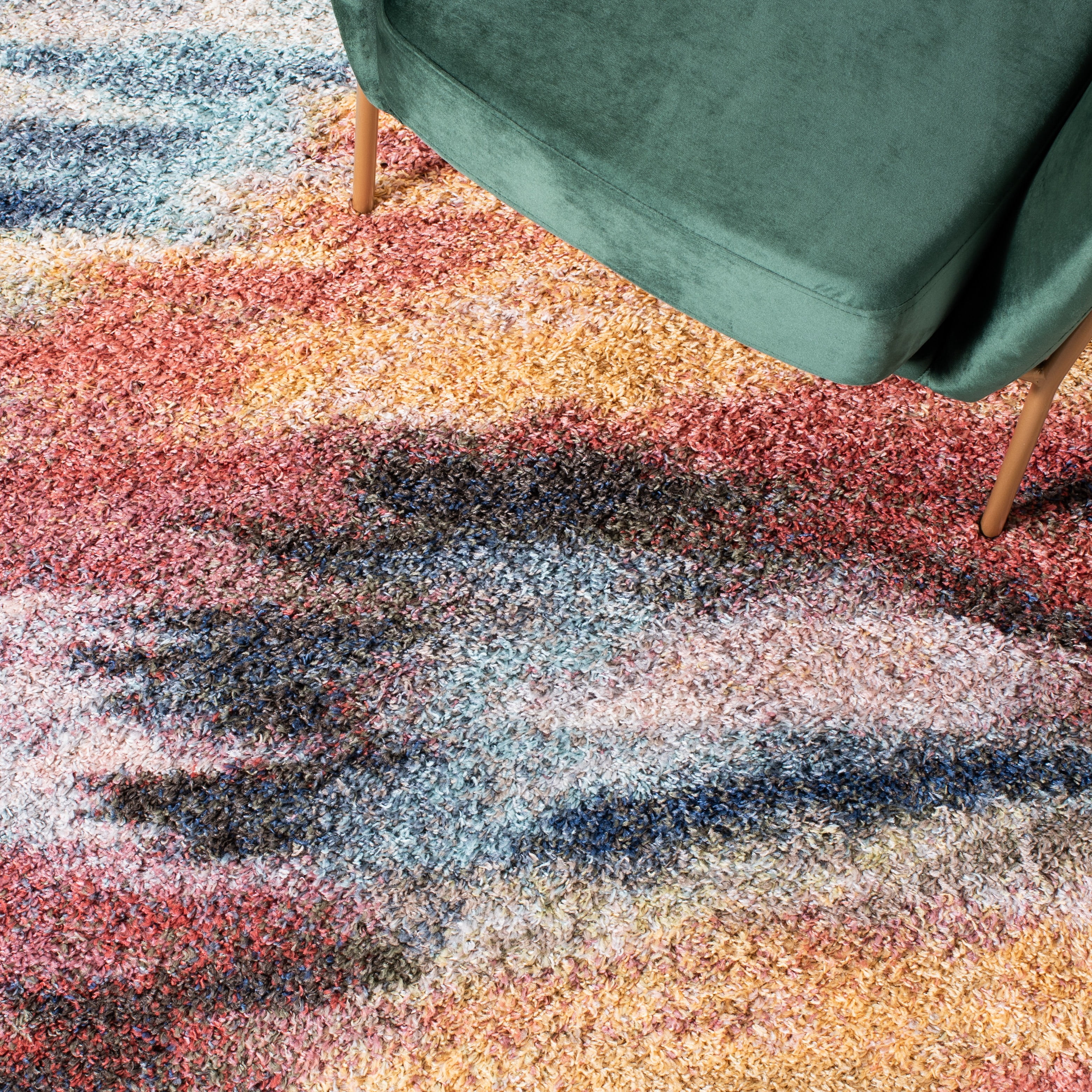 SAFAVIEH Calista Charmaine Camouflage Area Rug, Red/Blue, 6'7" x 6'7" Round