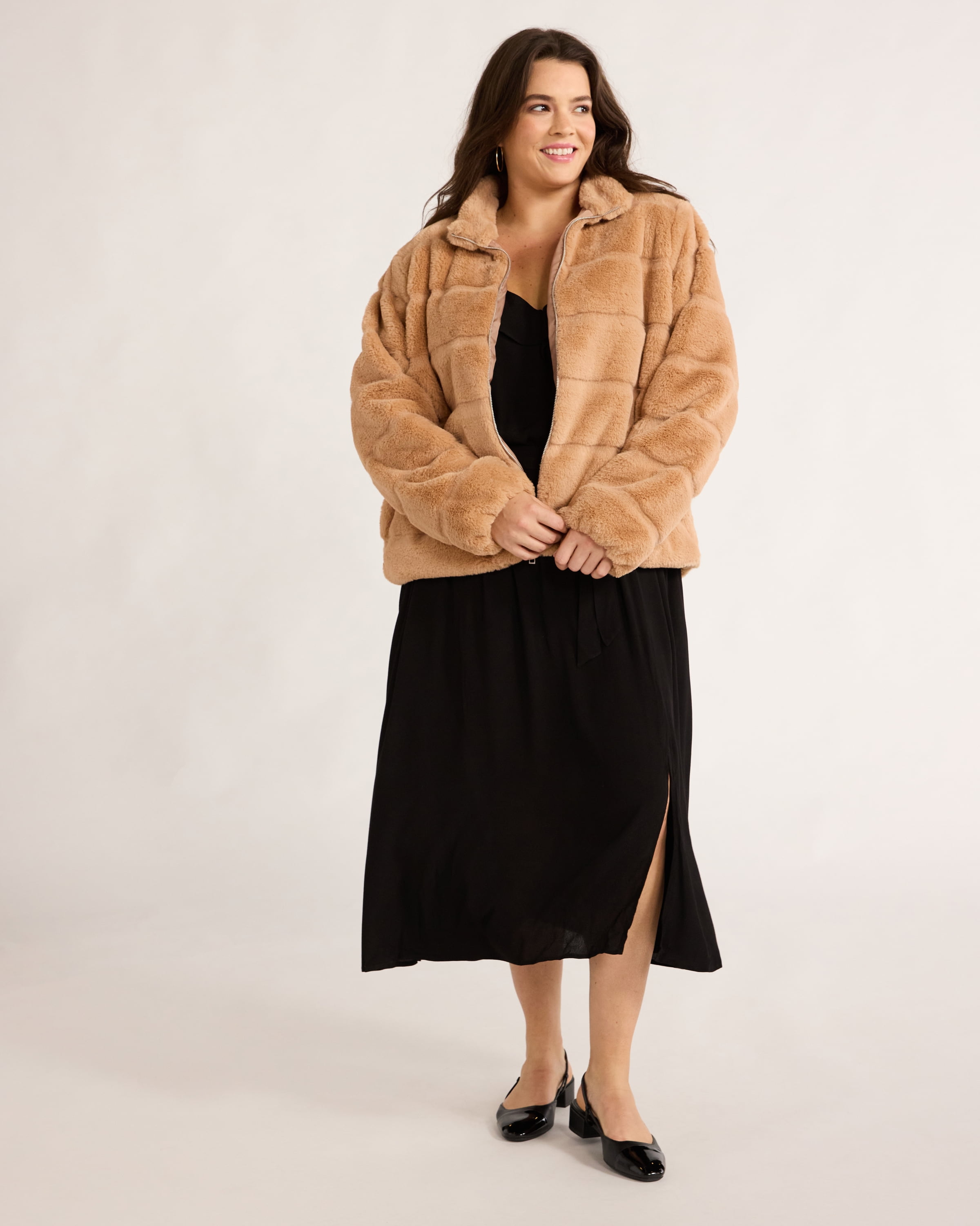 Time and Tru Women's and Women's Plus Faux Fur Channel Jacket, Sizes XS-3X