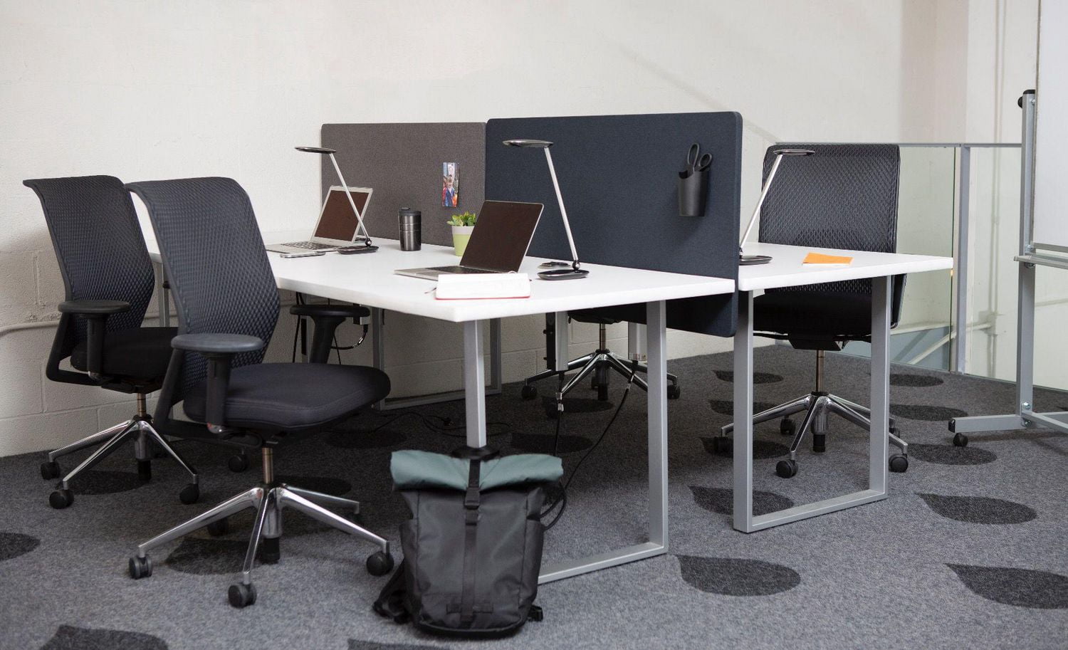 Luxor Récupère le Panneau de Confidentialité de Bureau de 48 Po de Largeur x 24 Po de Hauteur - Bleu