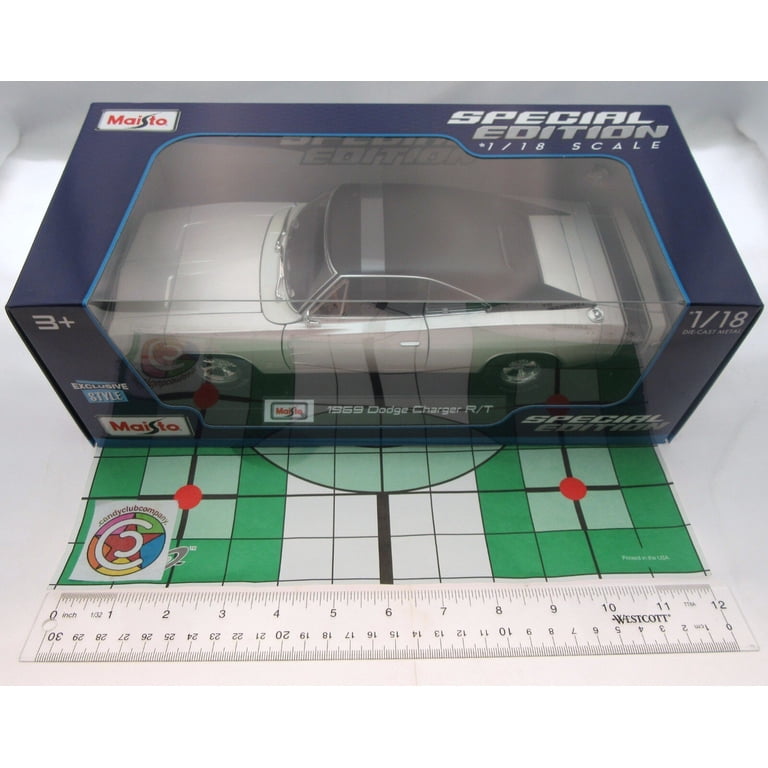 1969 Dodge Charger R/T Pearl White 1:18 Metal Die Cast Maisto