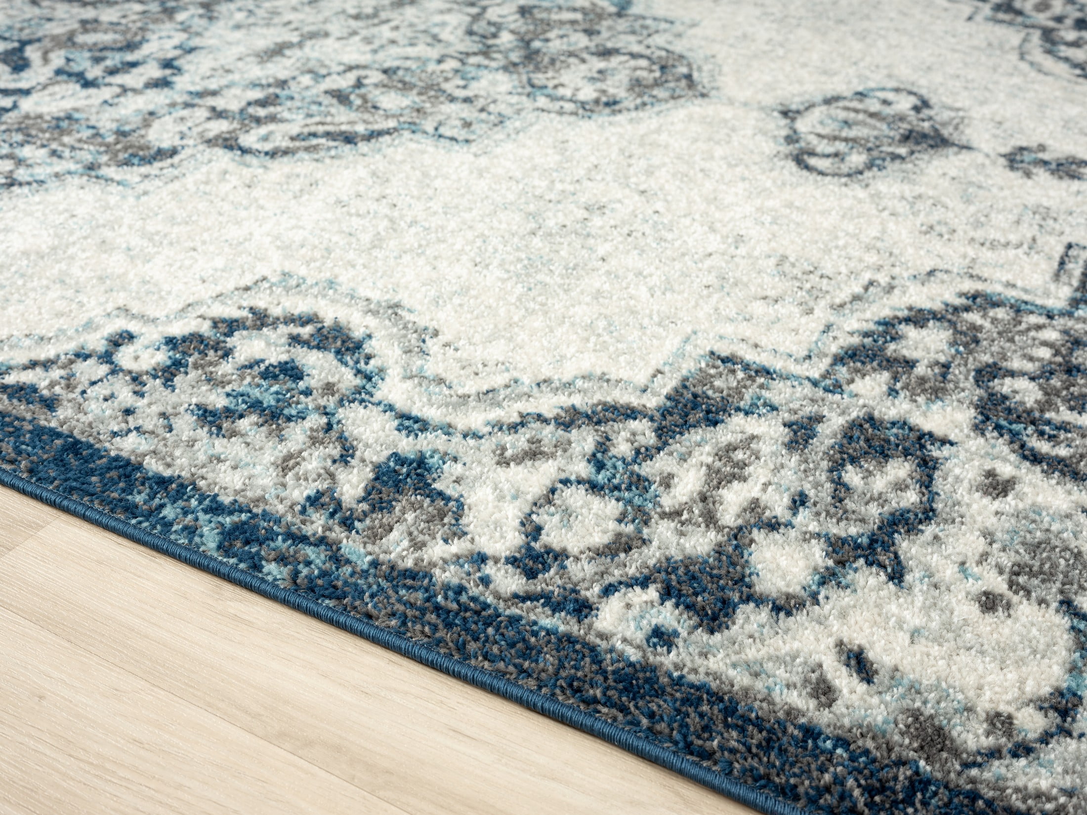 VCNY Home Paulina Distressed Medallion Low Pile Indoor Area Rug, Multi, 8' x 10'