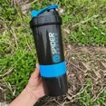 thumbnail image 3 of Botella mezcladora de 3 capas para mezclar proteínas, vaso para agua para deportes y fitness, botellas de agua de plástico a escala de 550 ml con caja para medicamentos, 3 of 6