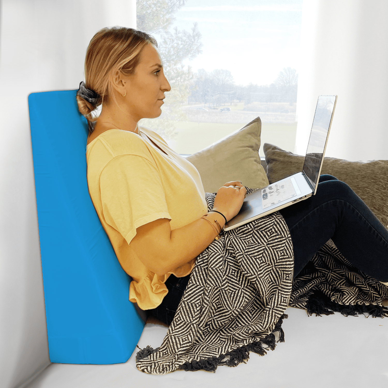 Fun Pillow® Wedge with Memory Foam Top Layer, Cosmic Blue