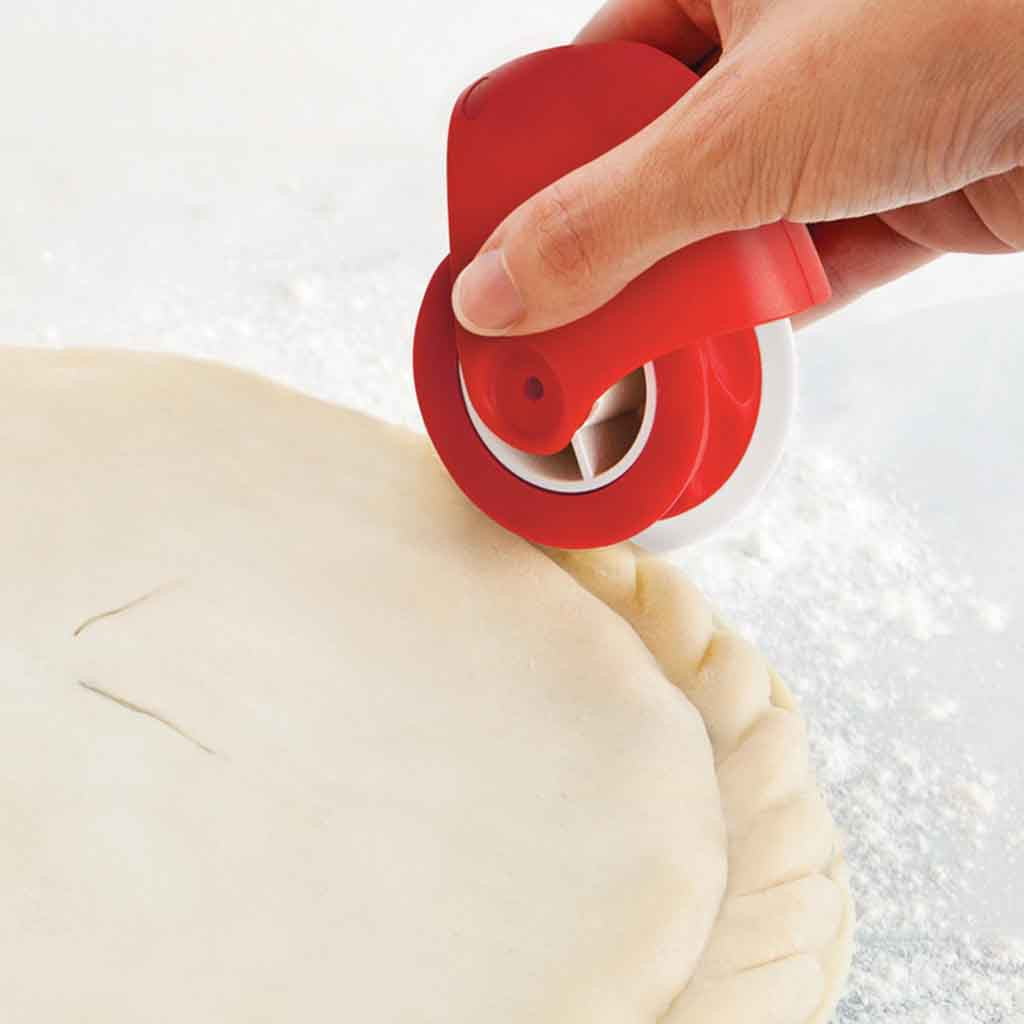 Hand Crafted Deluxe PizzaPastry Cutter