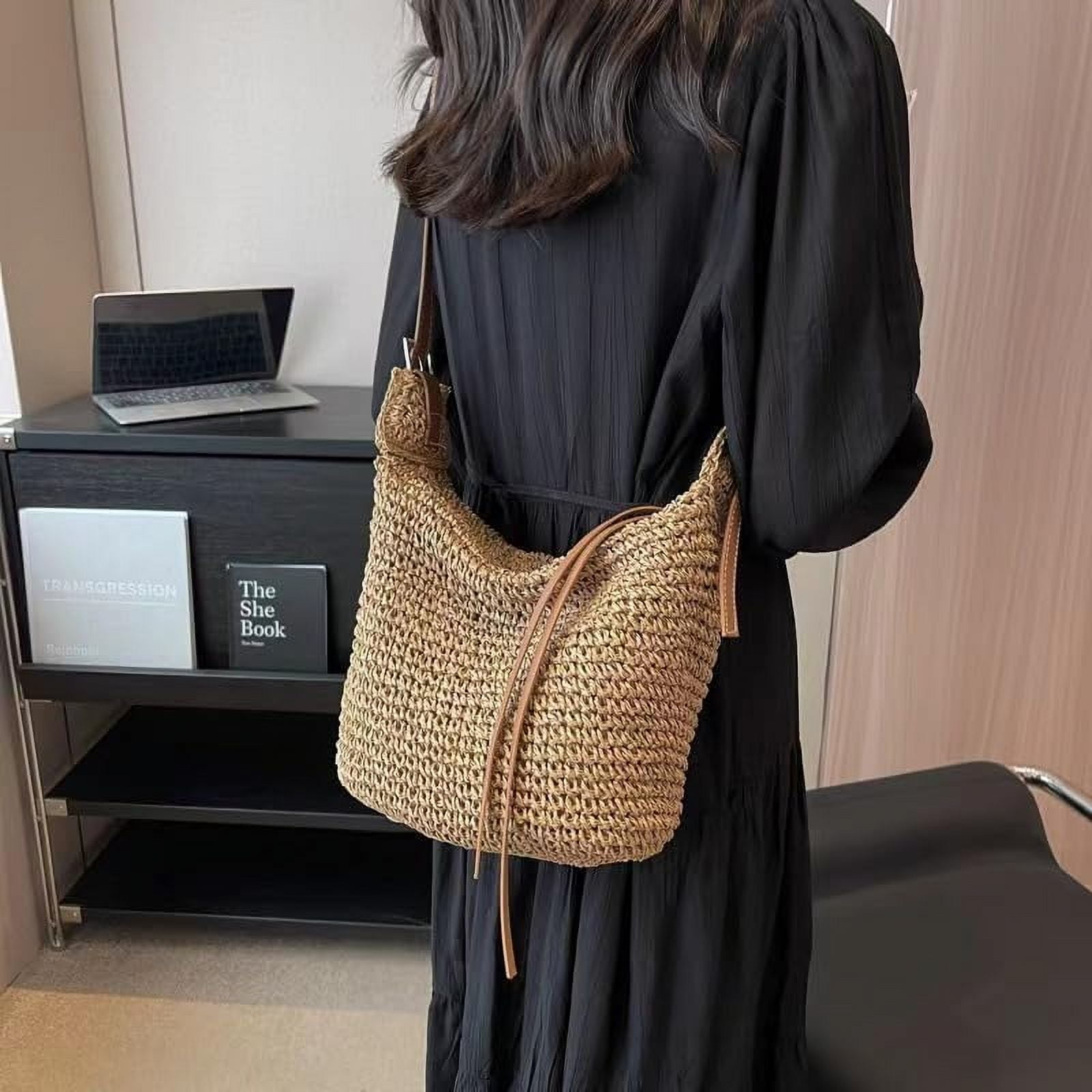 Gets Handwoven Round Rattan Bag Straw Crossbody Shoulder Bag for Women Bohemian Straw Tote Bag Beach Carrying Handbag