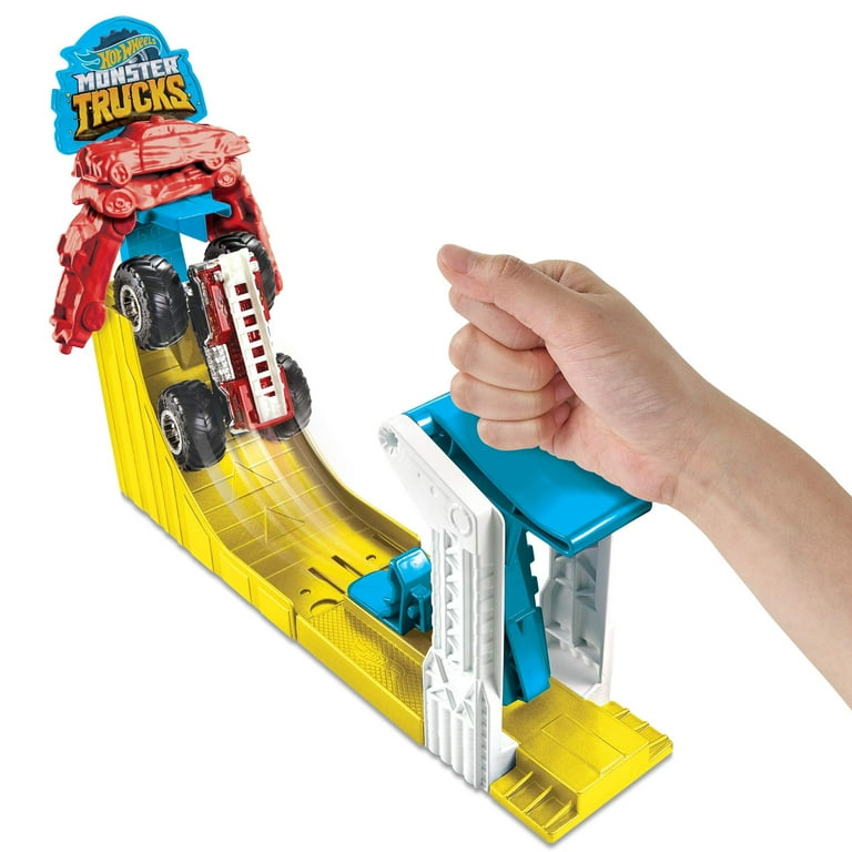 Hot Wheels Monster Trucks Big Air Breakout Playset