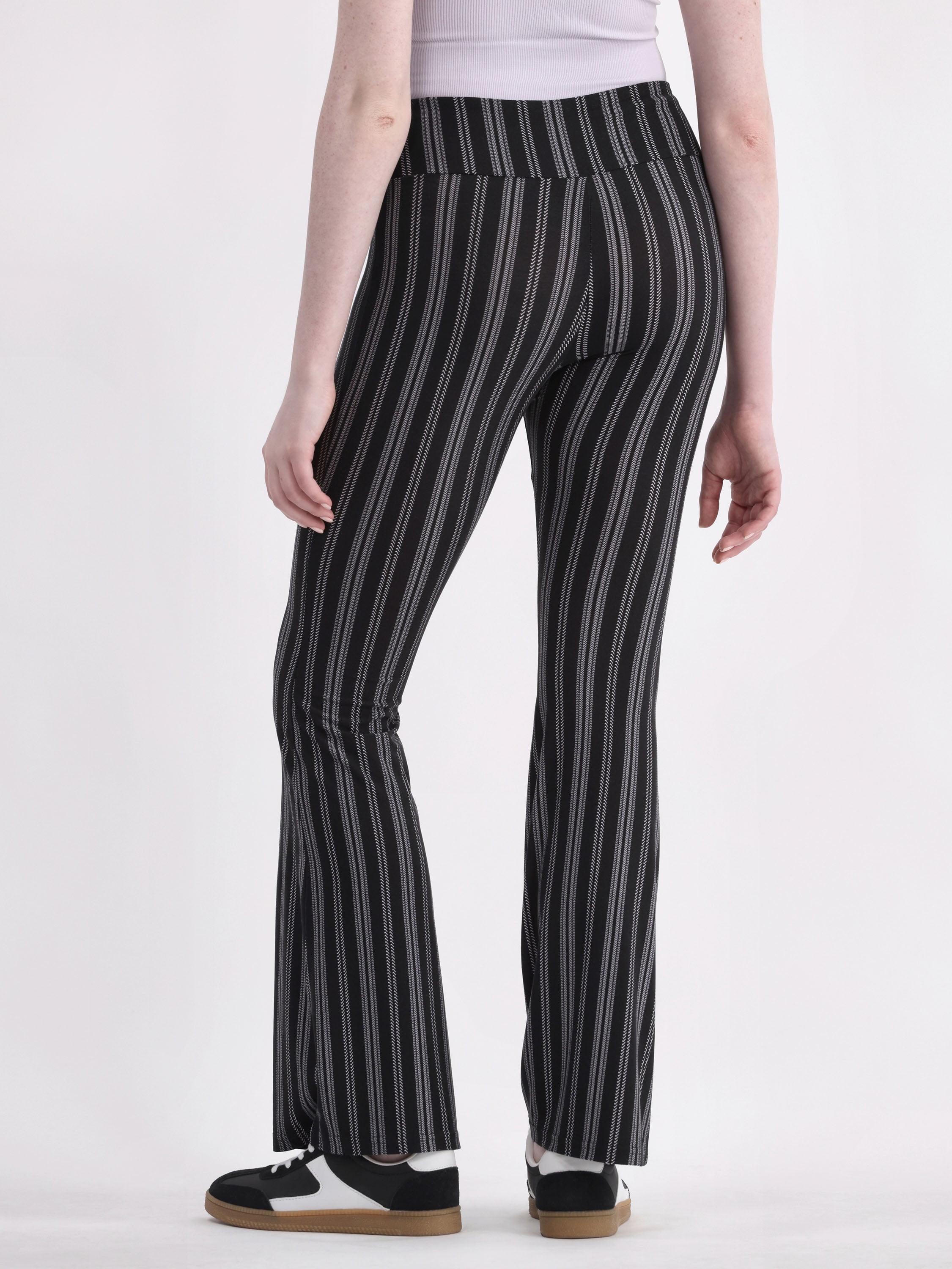No Boundaries Flare Pants and 2-Pack, Women's and Women’s Plus