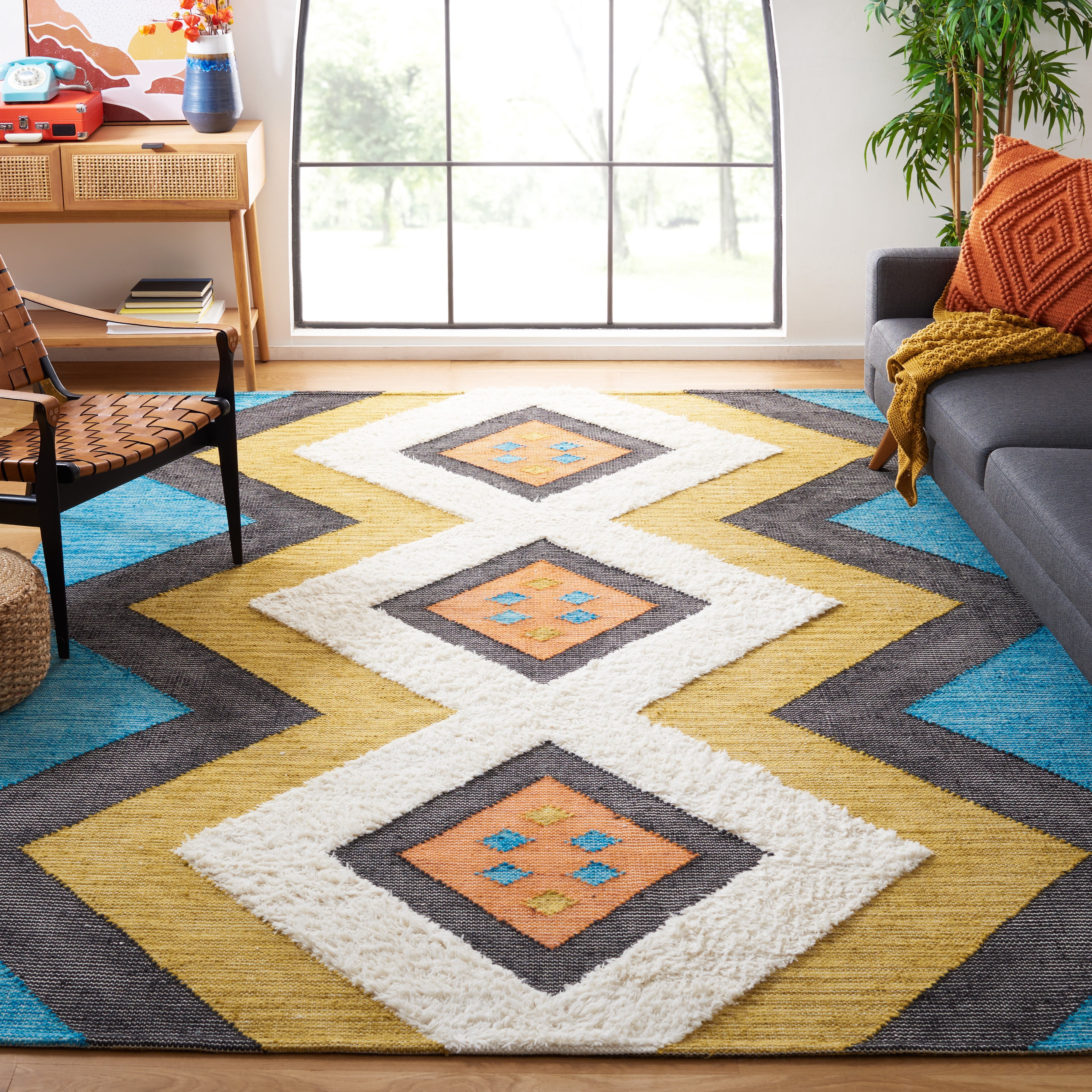 SAFAVIEH Kenya Kerstin Diamond Area Rug, Black/Ivory, 9' x 12'