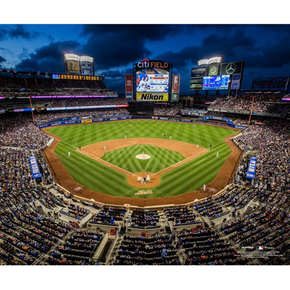New York Mets Unsigned Nighttime General View Photograph