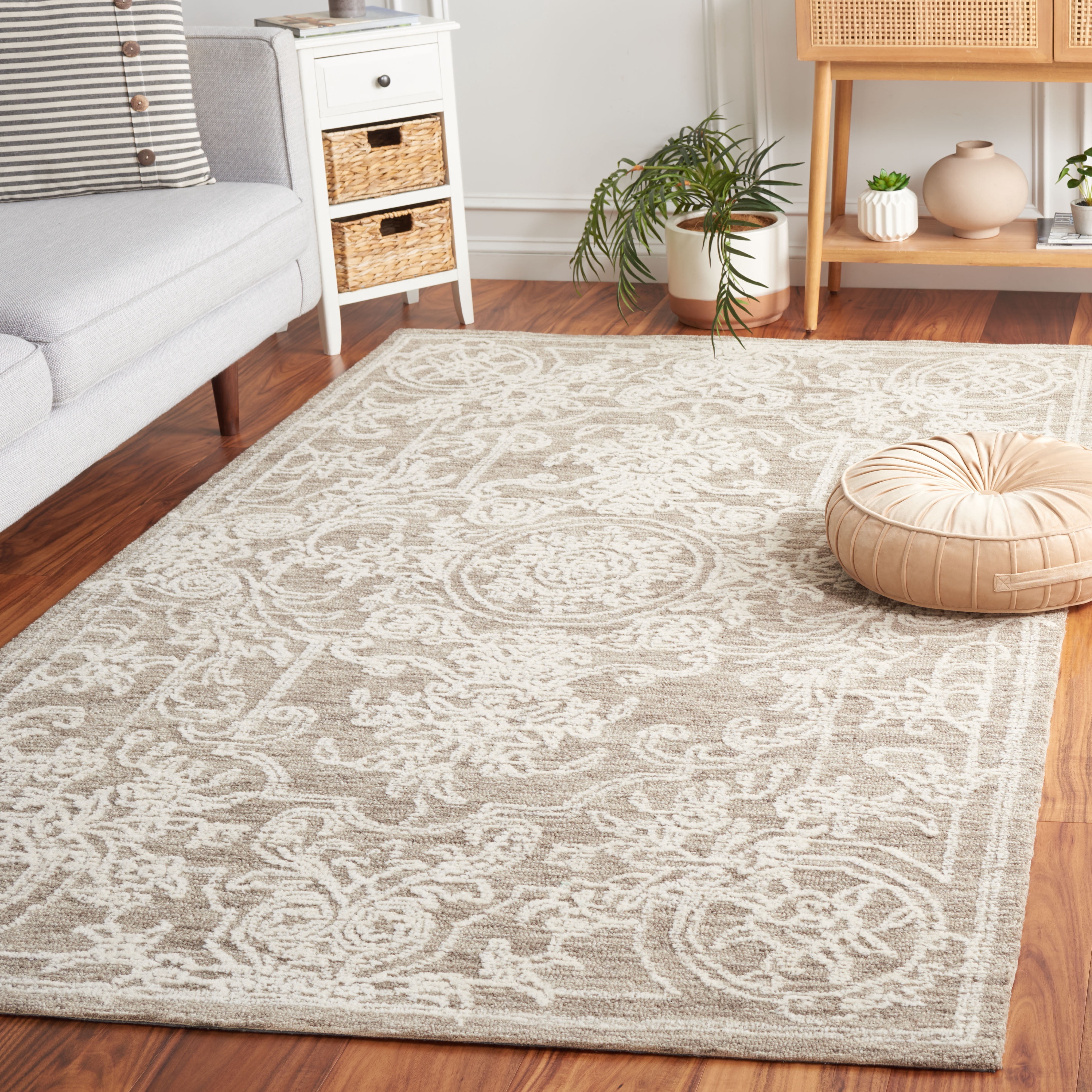 SAFAVIEH Ebony Ailin Traditional Area Rug, Ivory/Dark Grey, 8' x 10'