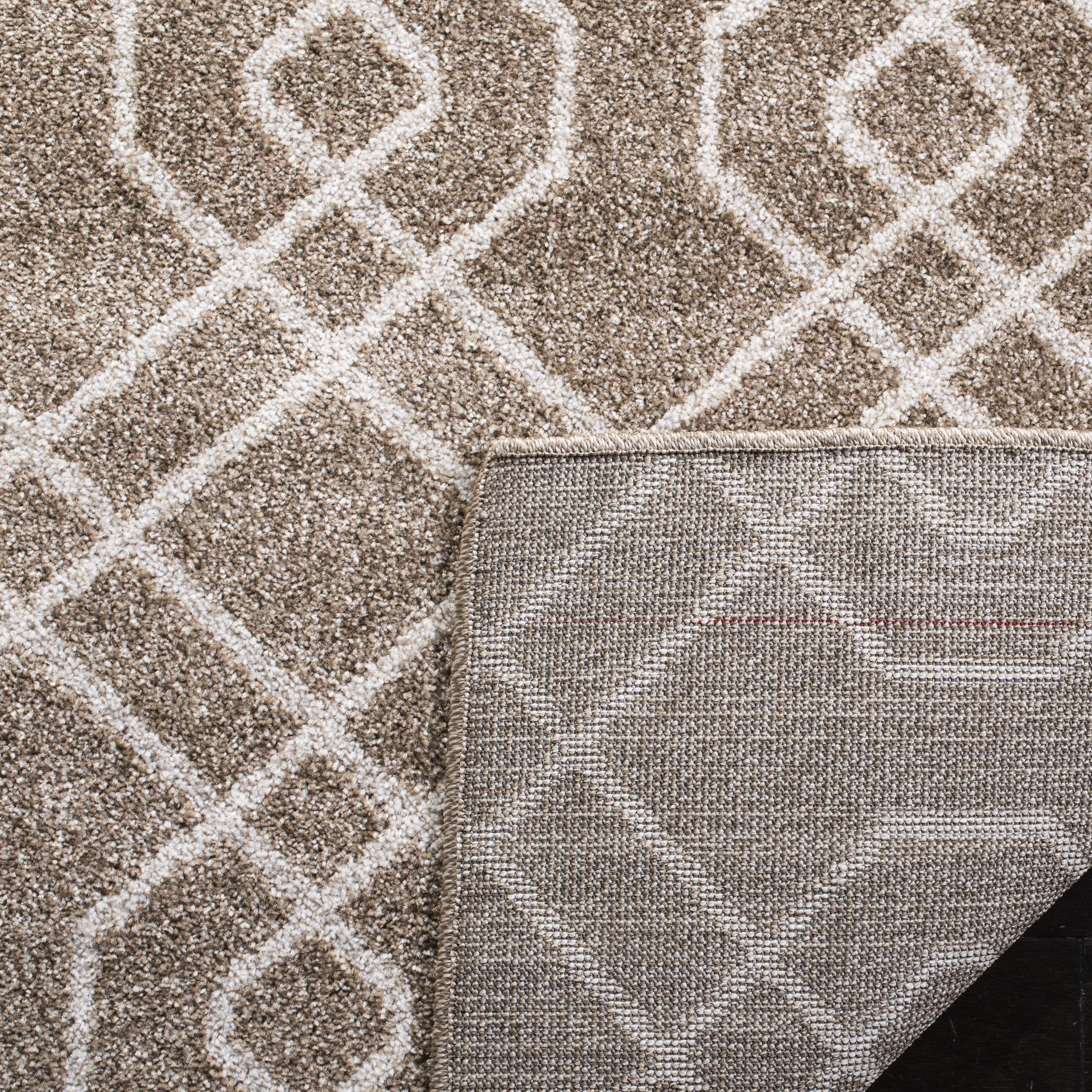 Safavieh Amherst Roseann Geometric Area Rug, Wheat/Beige, 4' x 6'