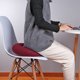 thumbnail image 3 of Cojín de asiento Tipo Donut Kuymtek para aliviar el Dolor en el Coxis rojo, 3 of 9
