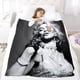 thumbnail image 5 of Madonna anti-pilling, suave, ligera, esponjosa y acogedora de lujo para hogar y cocina – Perfecta para niños y adultos,120X150cm, 5 of 6