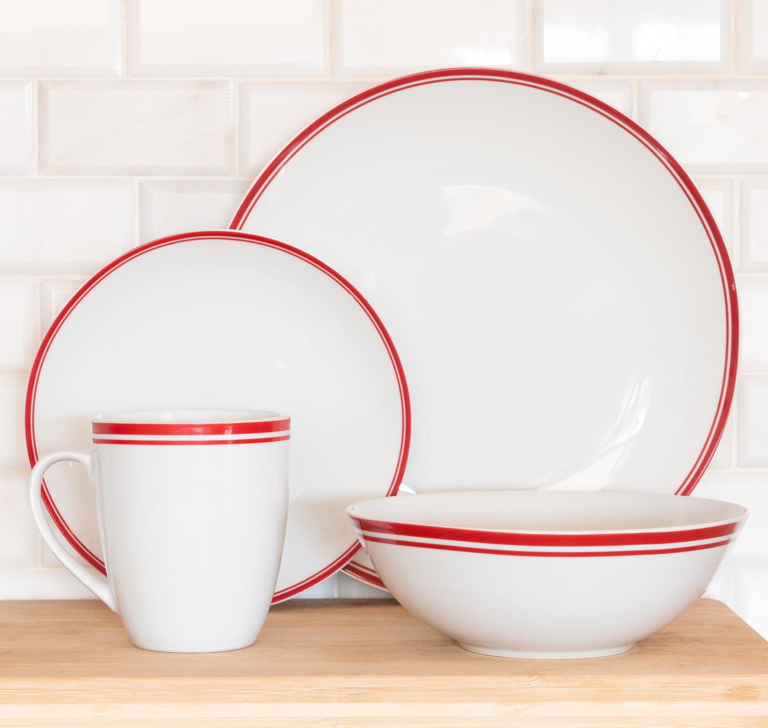 10 Strawberry Street Simply Coupe 16Piece Dinnerware Set, Red