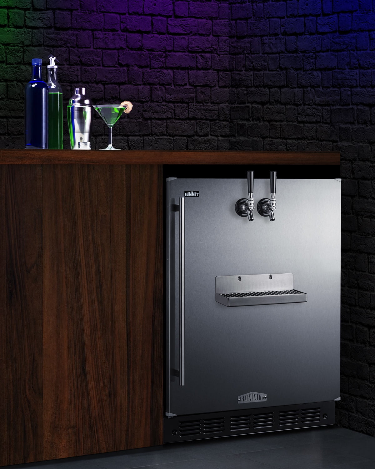 Summit Sbcfrtpcfada 24" Wide 5.3 Cu. Ft. Built-In Double Tap Coffee Kegerator - Stainless