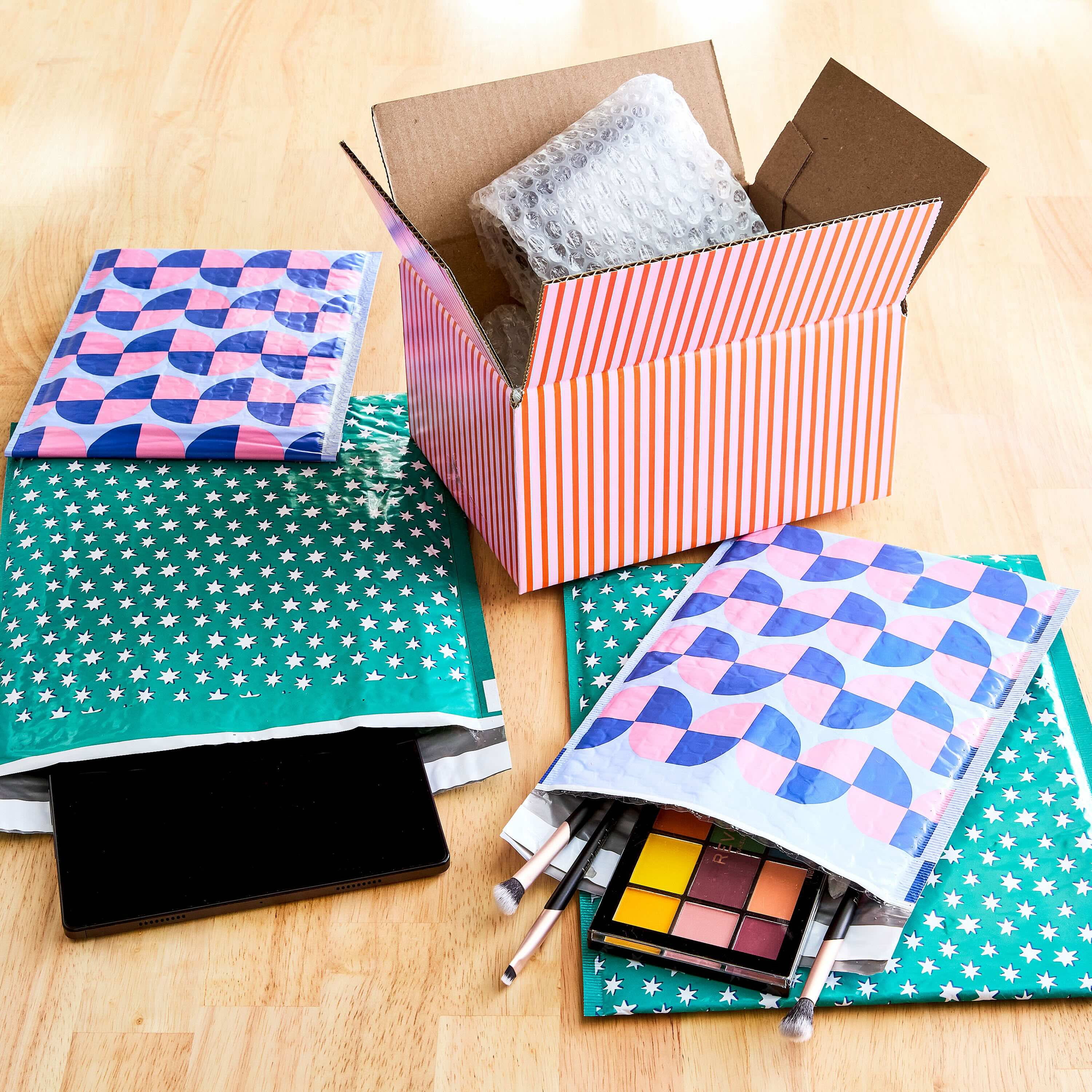 Pen+Gear Decorative Shipping Box 8" x 6" x 4" for Gifts and E-commerce Packaging
