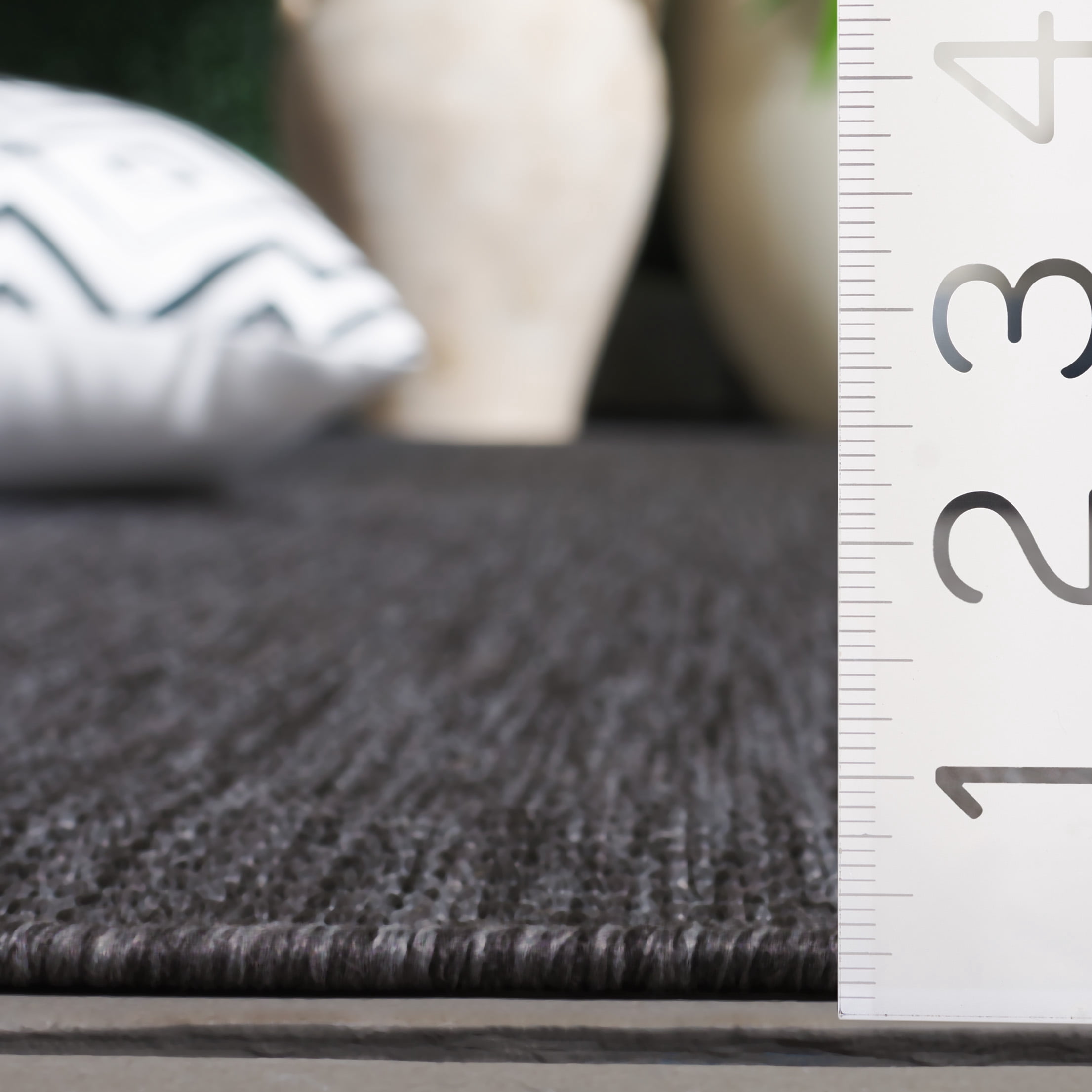 SAFAVIEH Beach House Jacinth Solid Indoor/Outdoor Area Rug, Black, 9' x 12'
