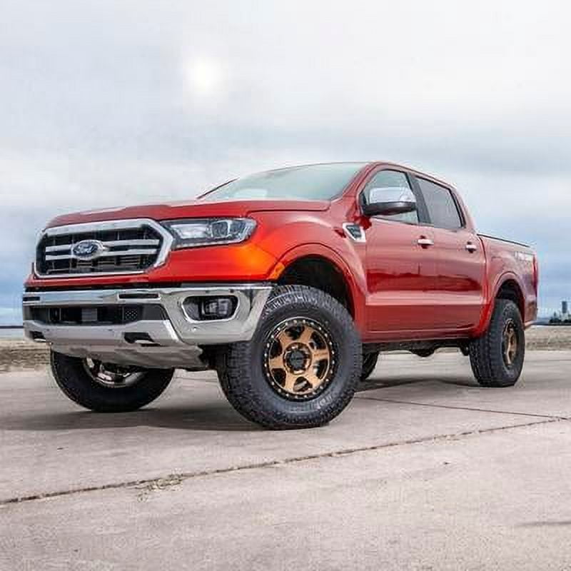 Pro Comp 2.25 Leveling Lift Kit with Big Tire Kit - 62180"