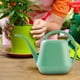 thumbnail image 1 of Regadera de 1 galón con pico largo, regadera con diseño de flores, regadera de interior con asa, regadera de plástico para plantas de jardín., 1 of 5
