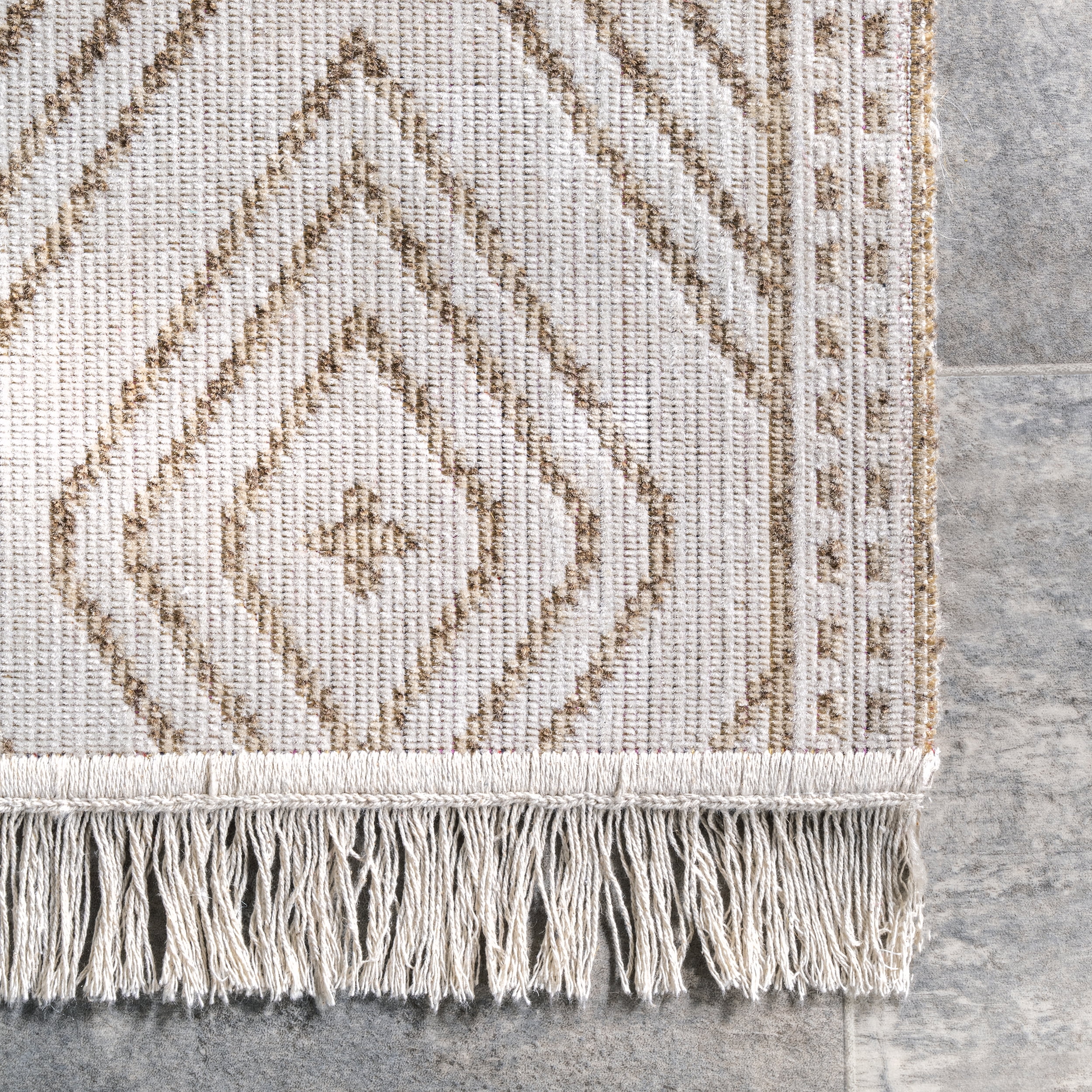 nuLOOM Indoor/Outdoor Striped Miriam 2' 6" x 8' Runner Area Rug, Beige