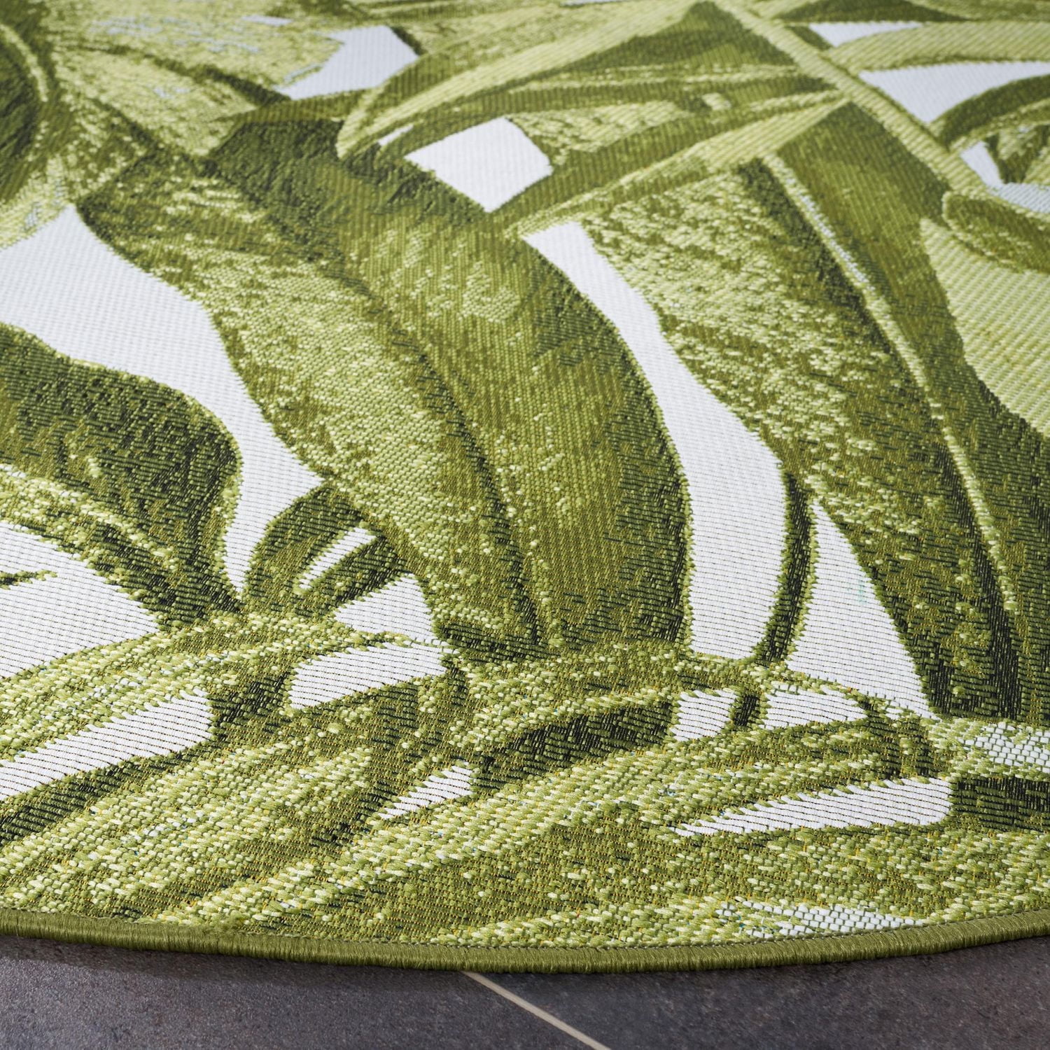 SAFAVIEH Barbados Igor Botanical Indoor/Outdoor Area Rug