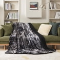 thumbnail image 4 of Manta Bedsure Fuzzy, tamaño queen, piel sintética, color negro, sherpa, 4 of 6