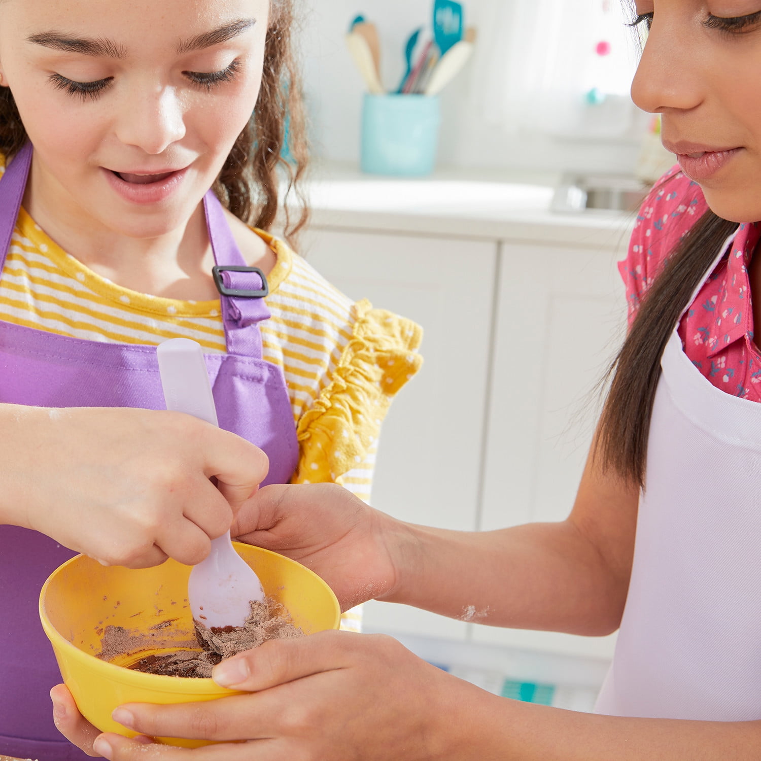 Easy-Bake Ultimate Oven Toy, Refill Mix, Chocolate Chip and Pink Sugar Cookies, Play Food, Aged 8 up