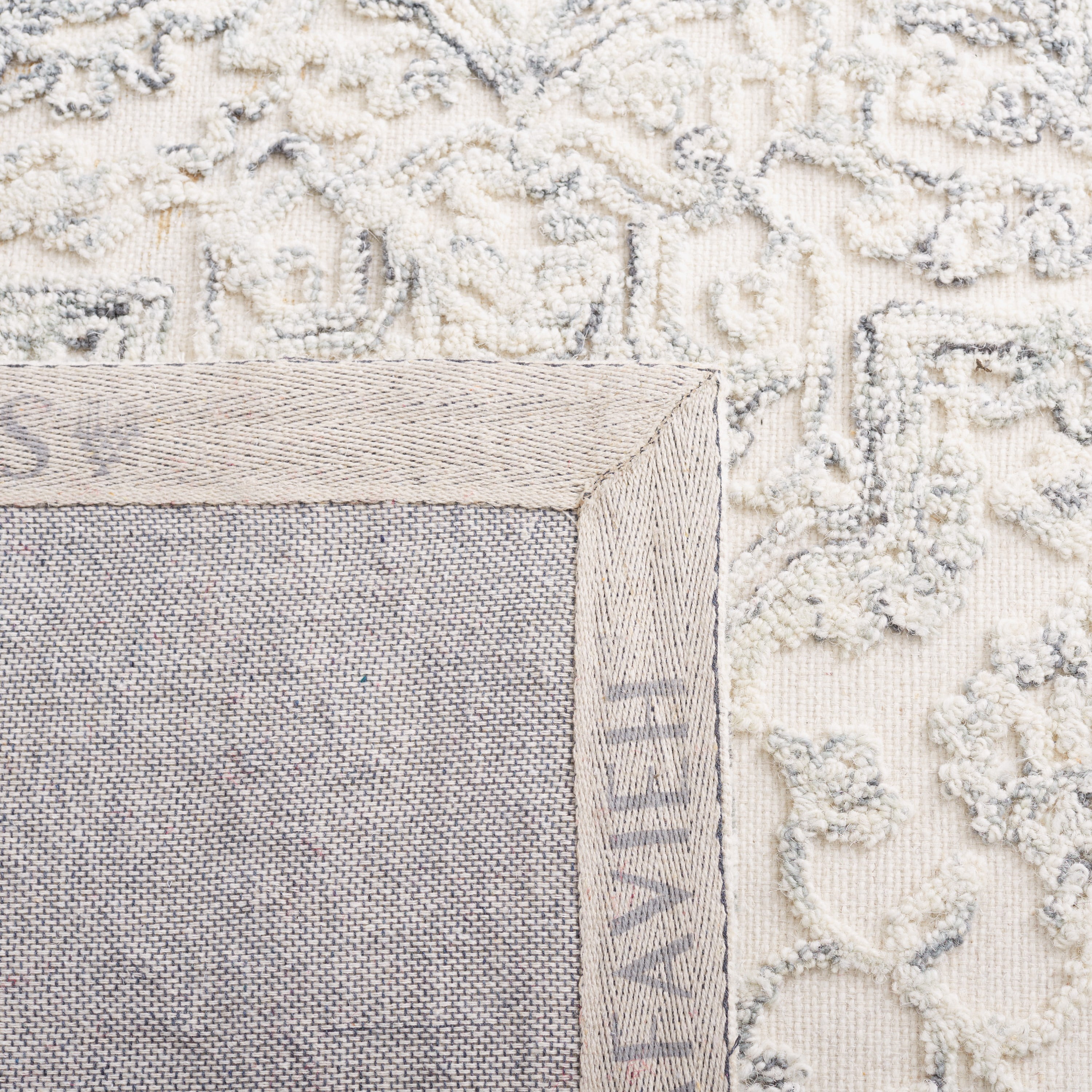 SAFAVIEH Martha Stewart Trace Floral Area Rug, Ivory/Charcoal, 6' x 6' Square