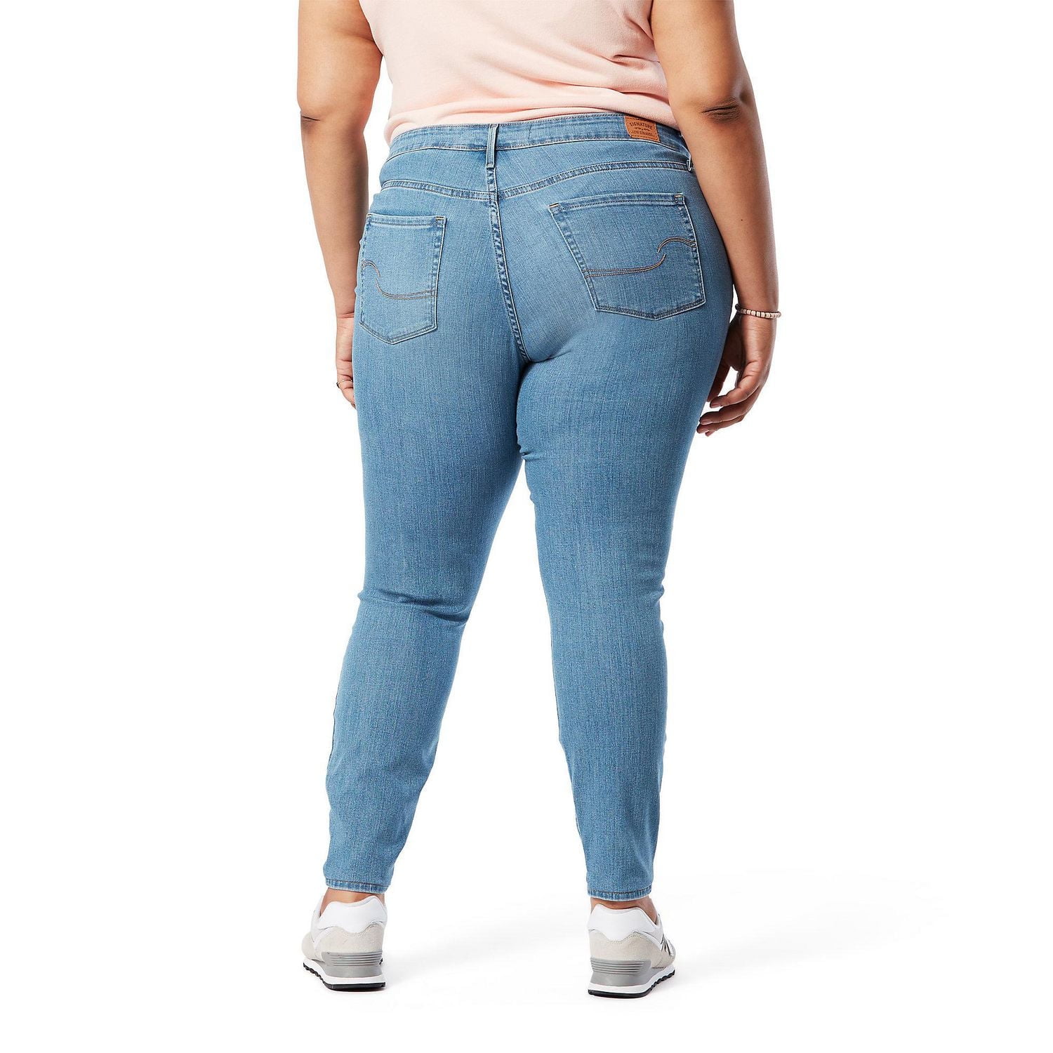 Levi Strauss Signature.™ Women's Plus Mid Rise Skinny Jeans