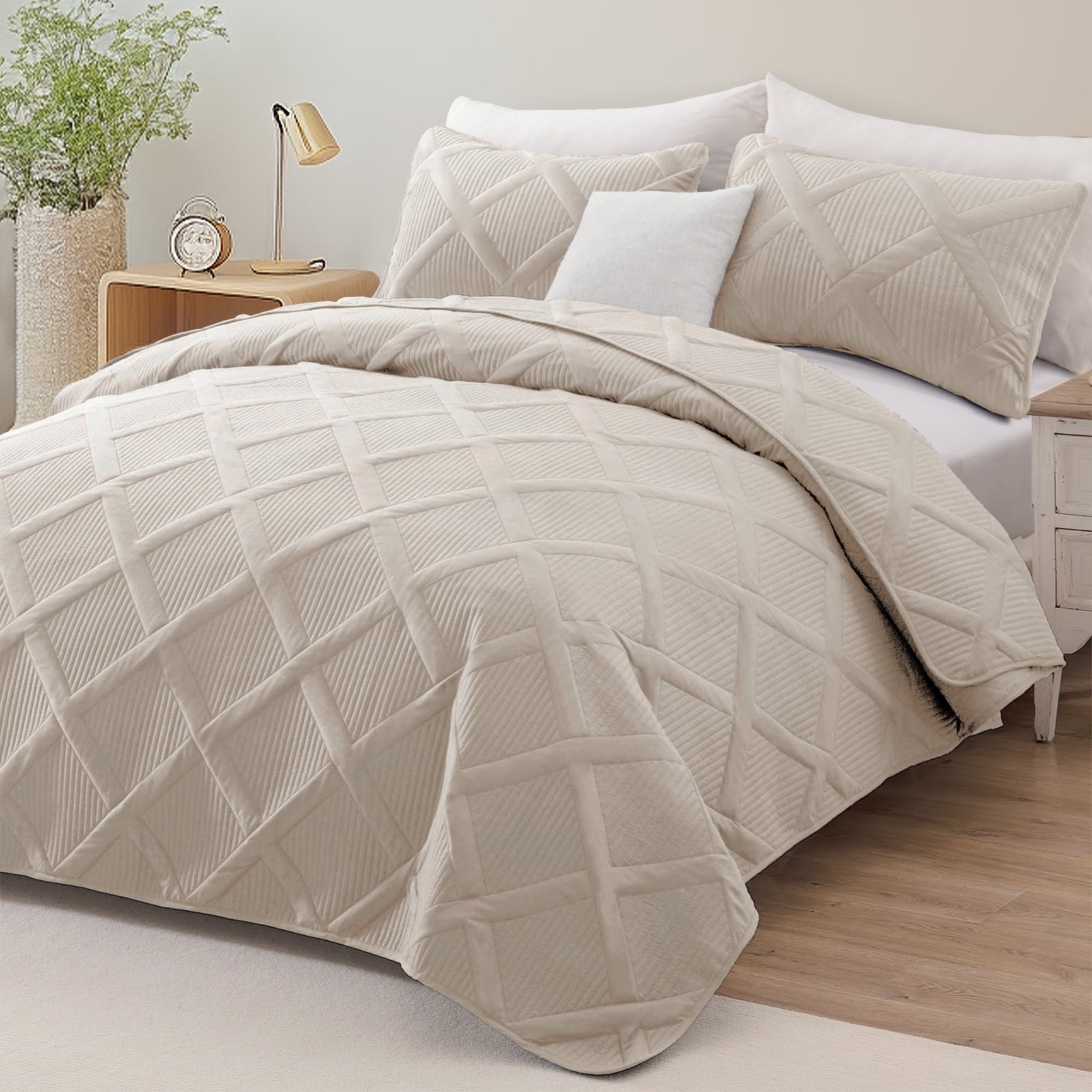 Exclusivo Mezcla Ultrasonic King Quilt Set, 3-Piece Lightweight Bedspreads Modern Striped Coverlet, Brich Beige