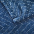 thumbnail image 2 of Couverture en peluche Mainstays chevron, 2 of 7