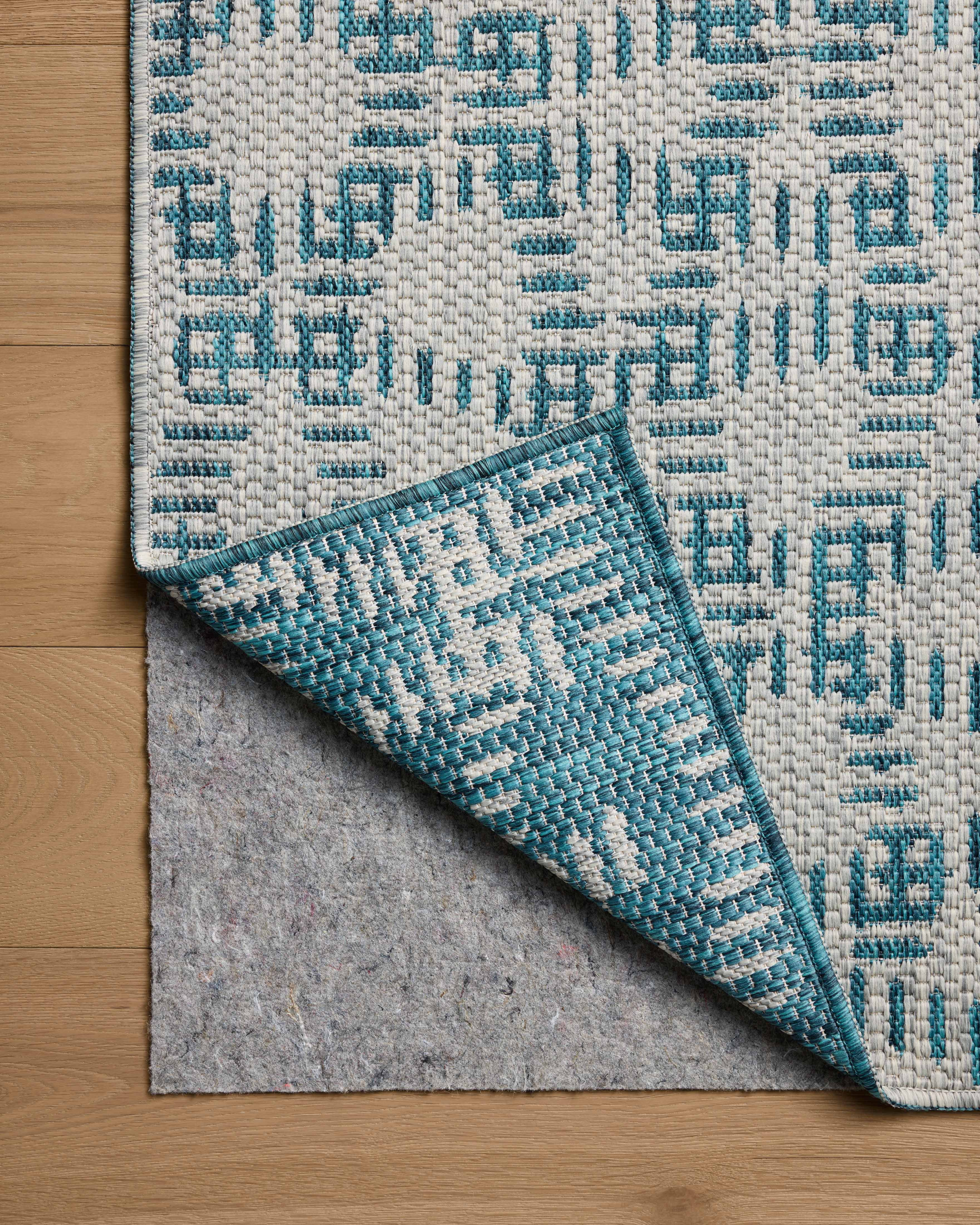 Indoor Outdoor Reversible Loloi Easton Fog / Teal 18" x 18" Sample Rug