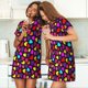 thumbnail image 4 of Balery Colorful Hearts Camisón de manga corta con cuello redondo para mujer, cómodo y elegante., 4 of 6