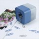 thumbnail image 4 of Nuevos Clips de Papel de Dos Colores en un Elegante Soporte Magnético Cuadrado Esmerilado, 28 Mm, 130 Clips por Caja (Azul ), 4 of 5