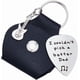 thumbnail image 1 of Llavero con púas de guitarra de acero inoxidable con la palabra "No pude elegir un mejor papá", grabado, joyería de cuero, regalos con temática de guitarra., 1 of 6