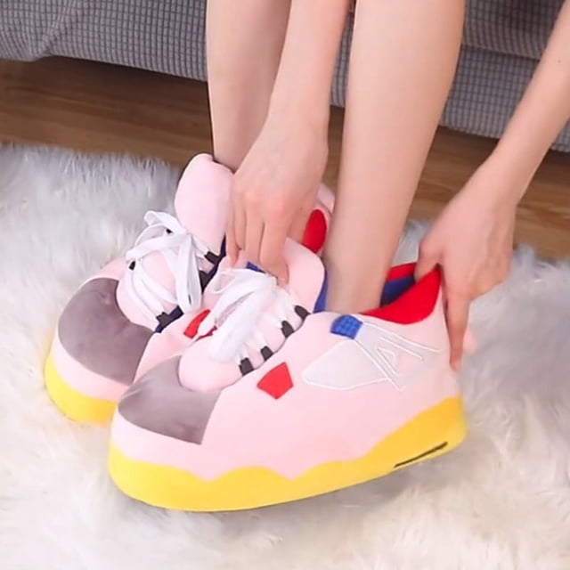Zapatillas de casa altas de moda, suaves y esponjosas como nubes, pantuflas de invierno antideslizantes cálidas con suelas gruesas para hombres, mujeres y niños
