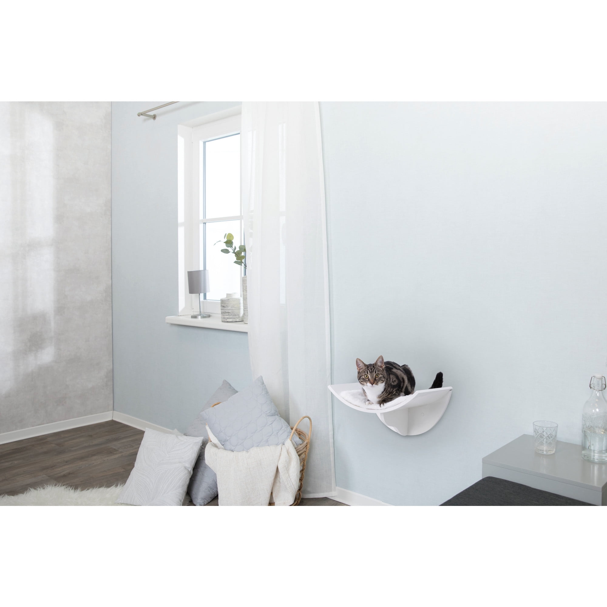 TRIXIE Lorena Space Saving Wall Mounted Cat Perch with Soft Cushion, White
