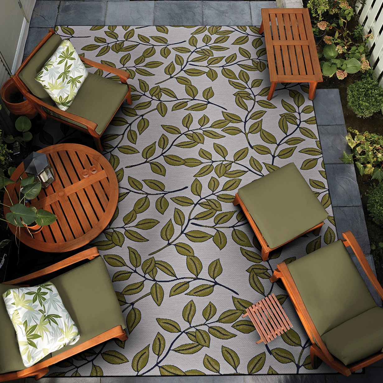 Couristan Dolce Summer Ivy 4' x 5'10" Ivory-Olive Indoor/Outdoor Rug