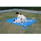 thumbnail image 4 of Manta Orga'Neat Pocket Picnic de 140 x 200 cm, resistente al agua y a la arena, 4 of 5