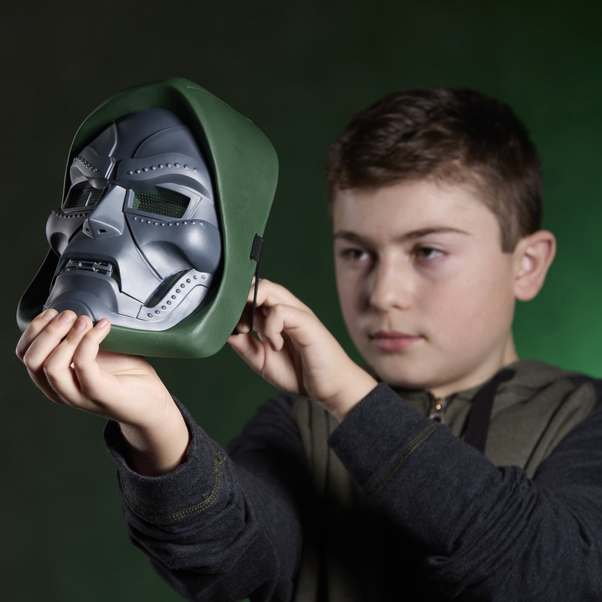 Marvel Studios' Avengers Doctor Doom Power Surge FX Mask for Ages 5 and up
